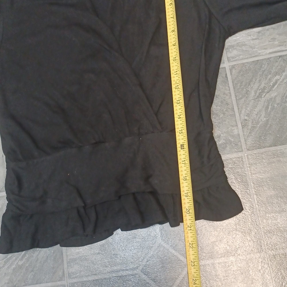 BANANA REPUBIC SIZE M Elegant Black Wrap Top - Picture 10 of 11
